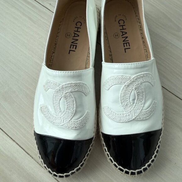 NEW Chanel Patent Espadrilles 39 - Picture 1 of 6
